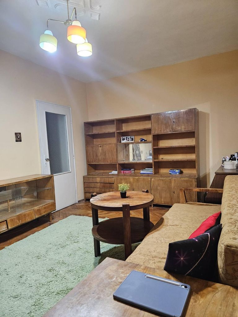 Дава се под наем Двустаен апартамент в Пловдив, Център - 60 кв.м за 357 € - Снимка #1