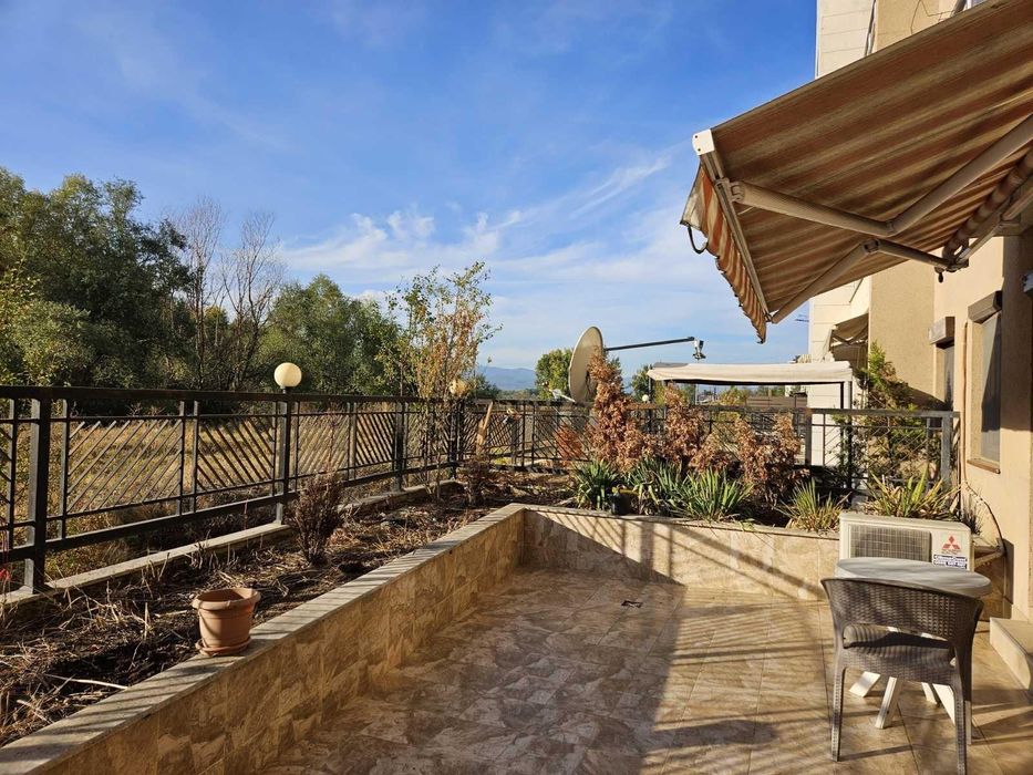 Дава се под наем Многостаен апартамент в Пловдив, Кършияка - 195 кв.м за 875 € - Снимка #13