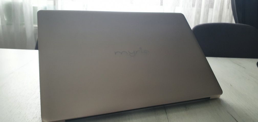 Laptop ultraportabil Myria my8305 13,3"