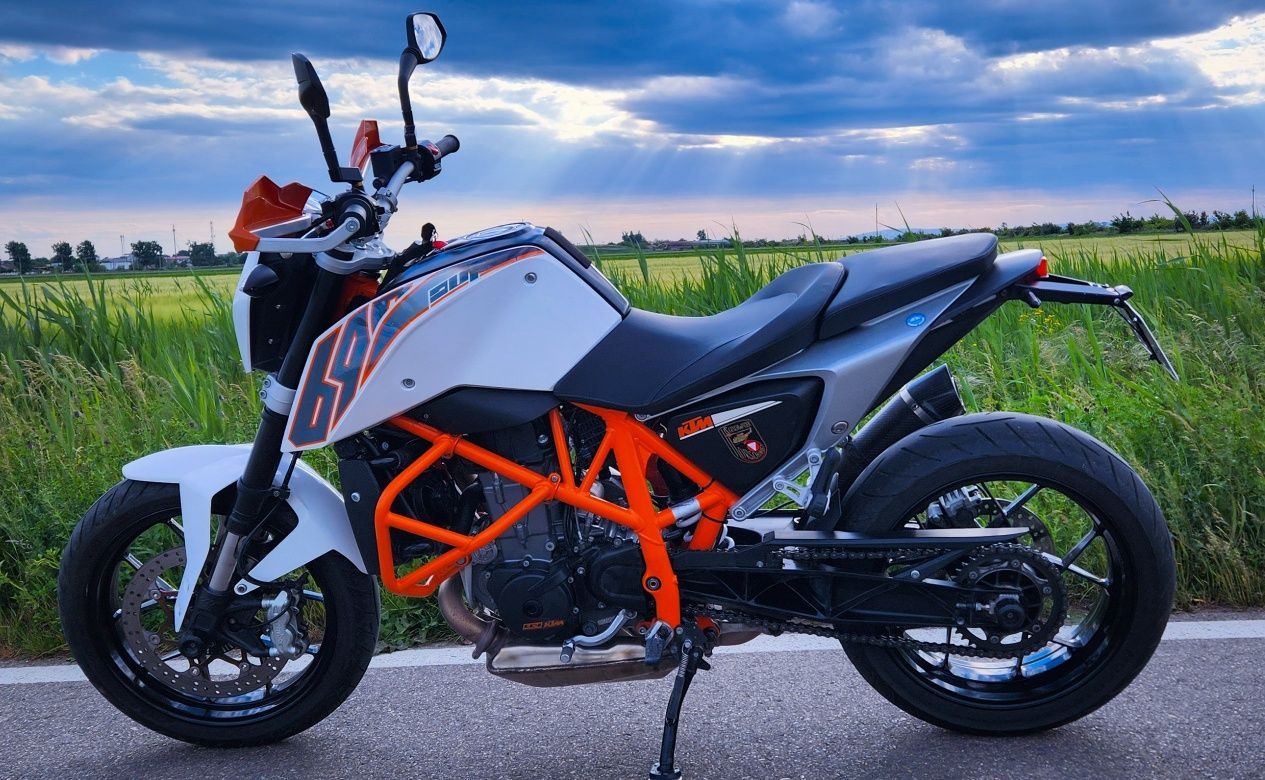 KTM Duke 690 ABS 2013 ( NU : Honda , Suzuki , Kawasaki , Yamaha