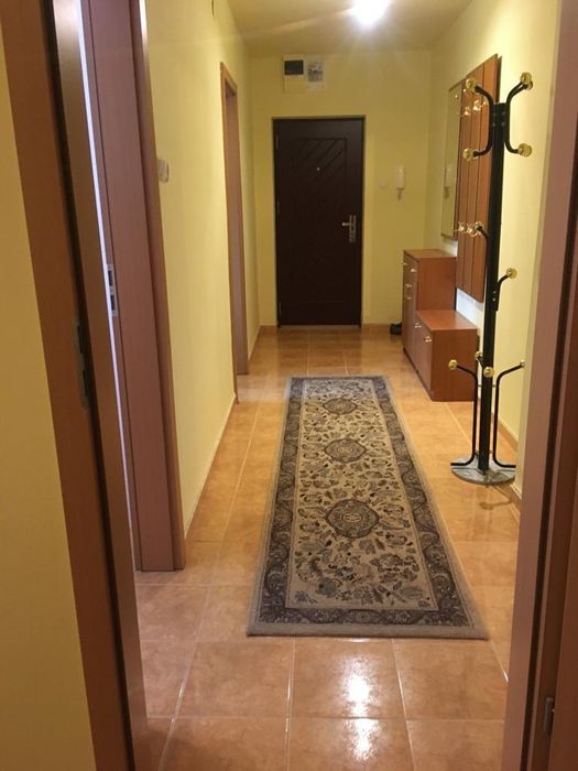 Persoană fizică închiriez apartament 2 camere în deva