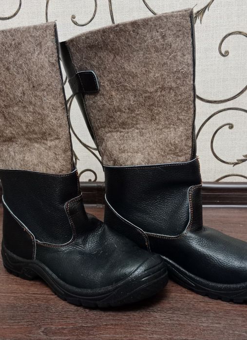 Продам зимние кирзовые сапоги