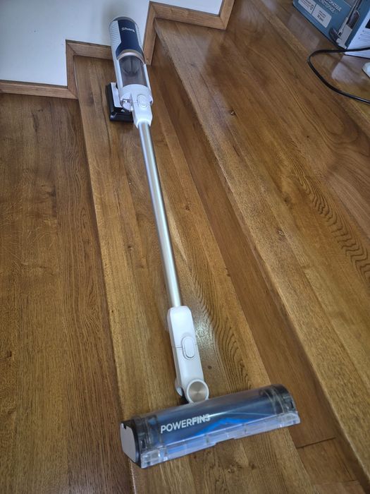 Aspirator vertical fara fir Shark
