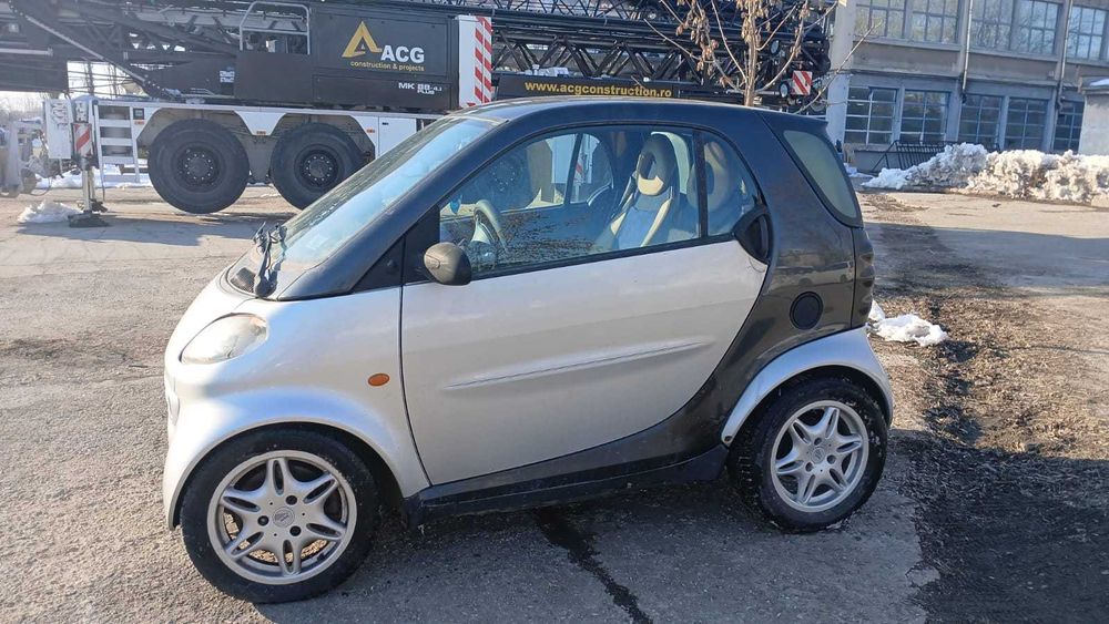 Dezmembrez Smart Fortwo 0.6 Benzina Din 2005-160.910