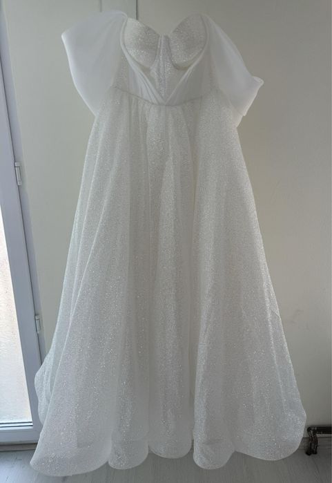 Vand rochie de mireasa