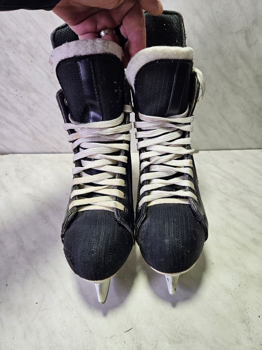 Patine 2081 hochei hockey  Bauer marime  43 (  28 cm)