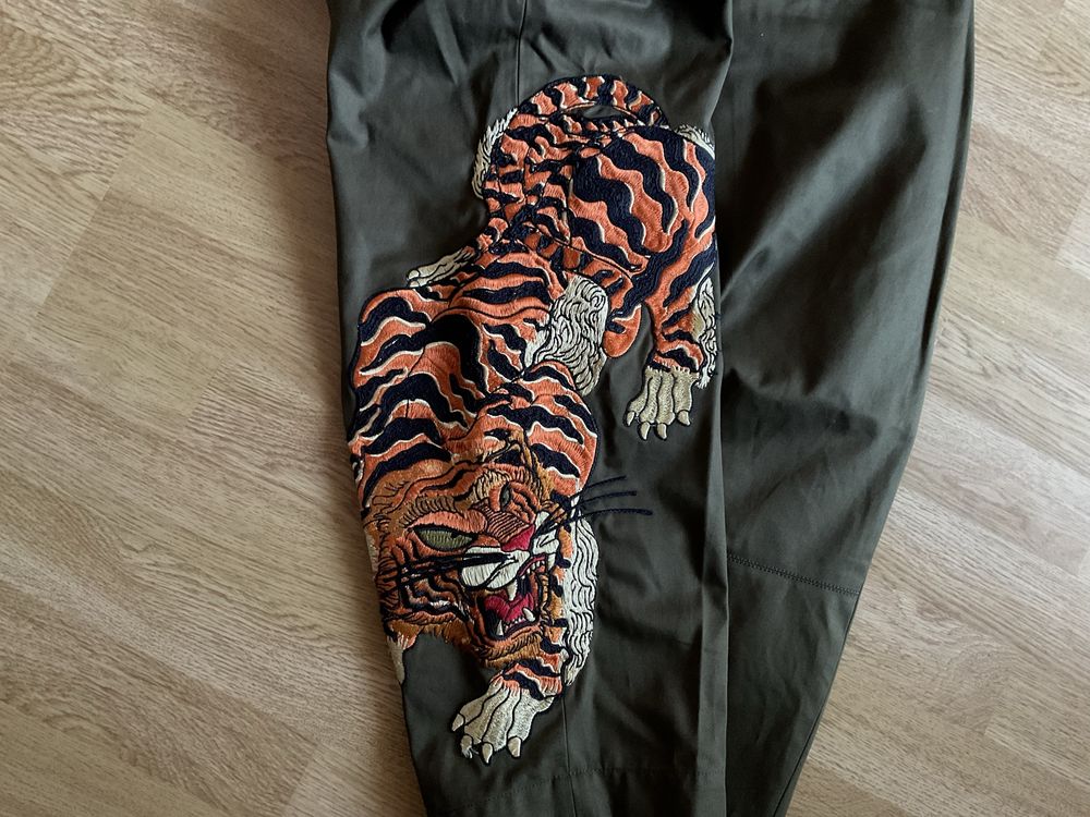 Pantaloni originali Dsquared2 Capri whit Tiger noi