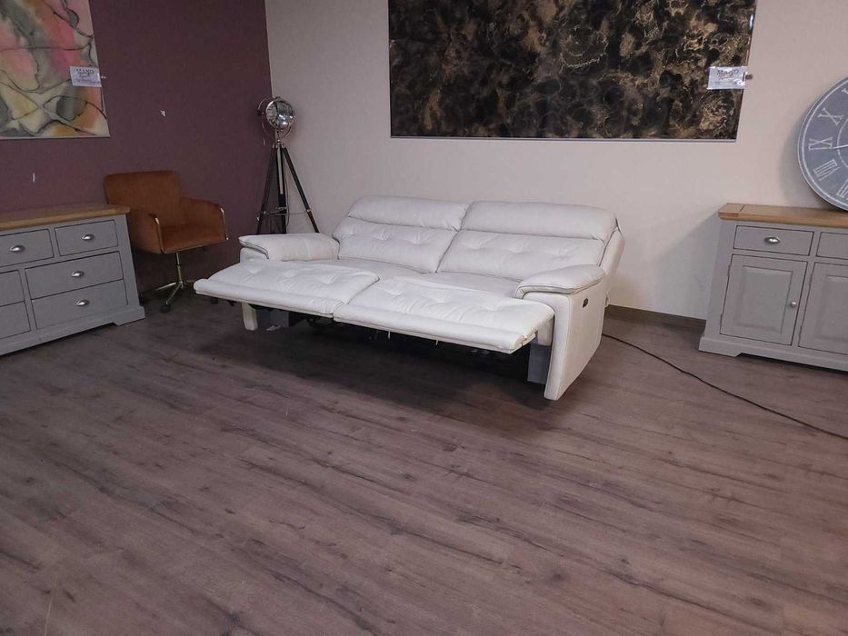 Дизайнерски светло кремав кожен диван тройка с ел релакс механизъм