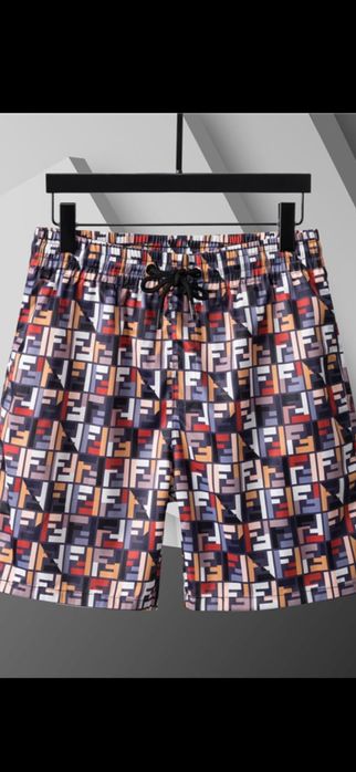 Pantalon plaja Burberry,Gucci, Fendi, model 2026