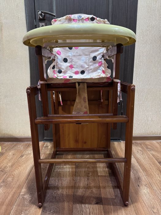 Детский стульчик для кормления