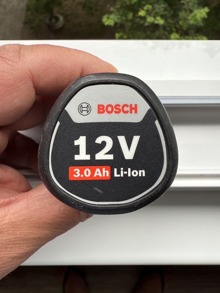 Продавам батерия bosch