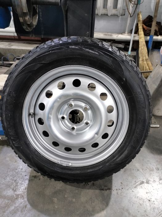 Продам колесо р16 в хорошем состоянии