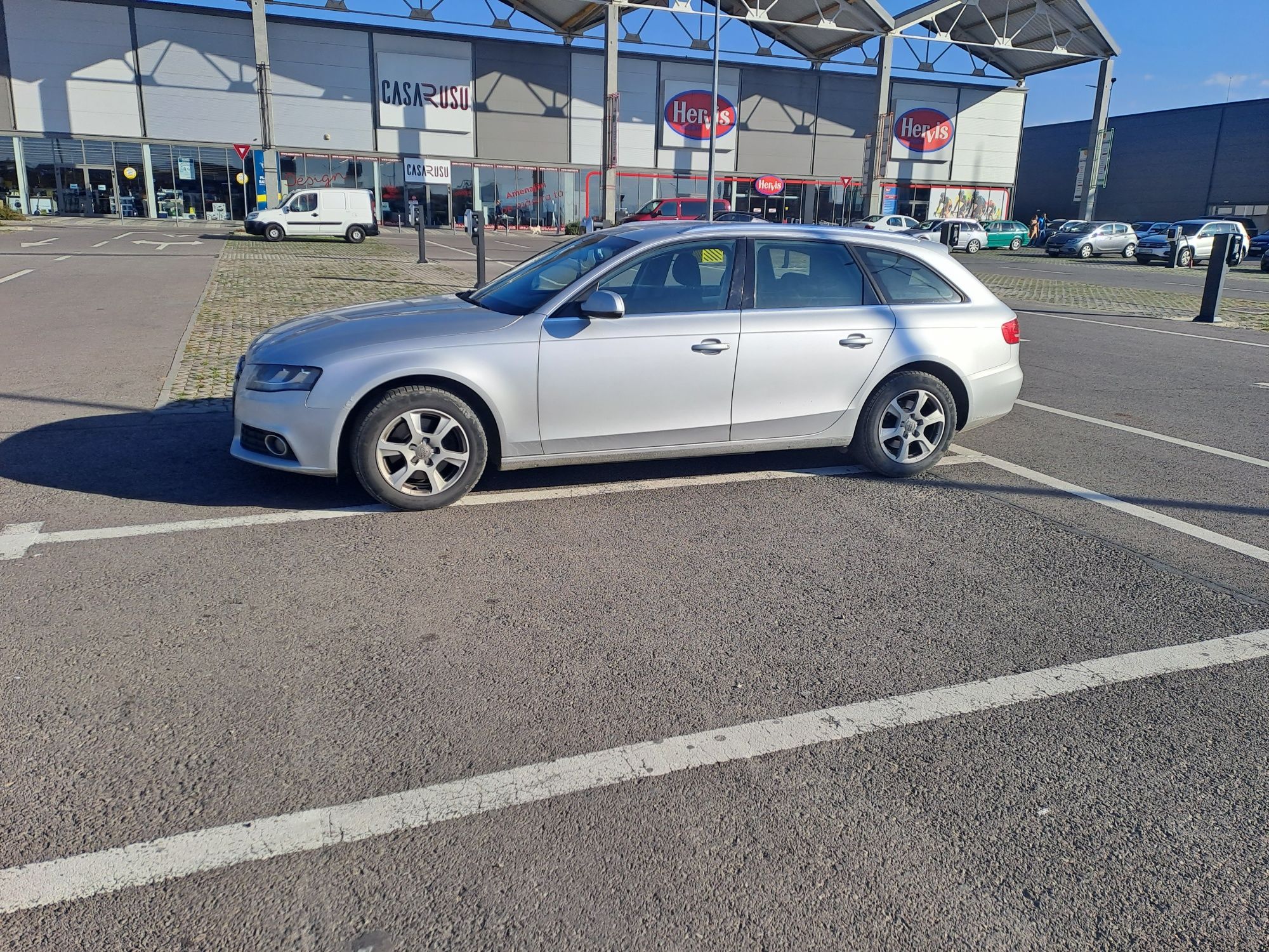 Vând Audi A4 b8 an  2011