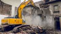 Inchiriez buldoexcavator camion 8x4 oferim demolari excavatii sapaturi