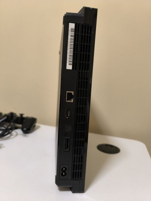 PlayStation 3 Slim 120GB / Два контролера / 6 Игри