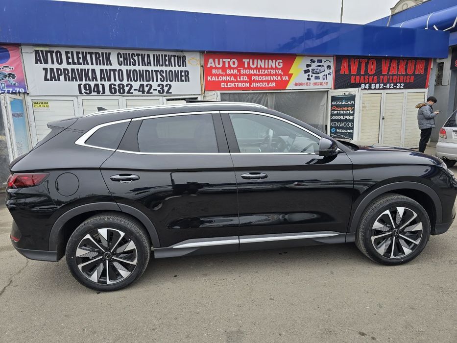 На выезд своего авто Автомобил BYD CHAMPION с водителем