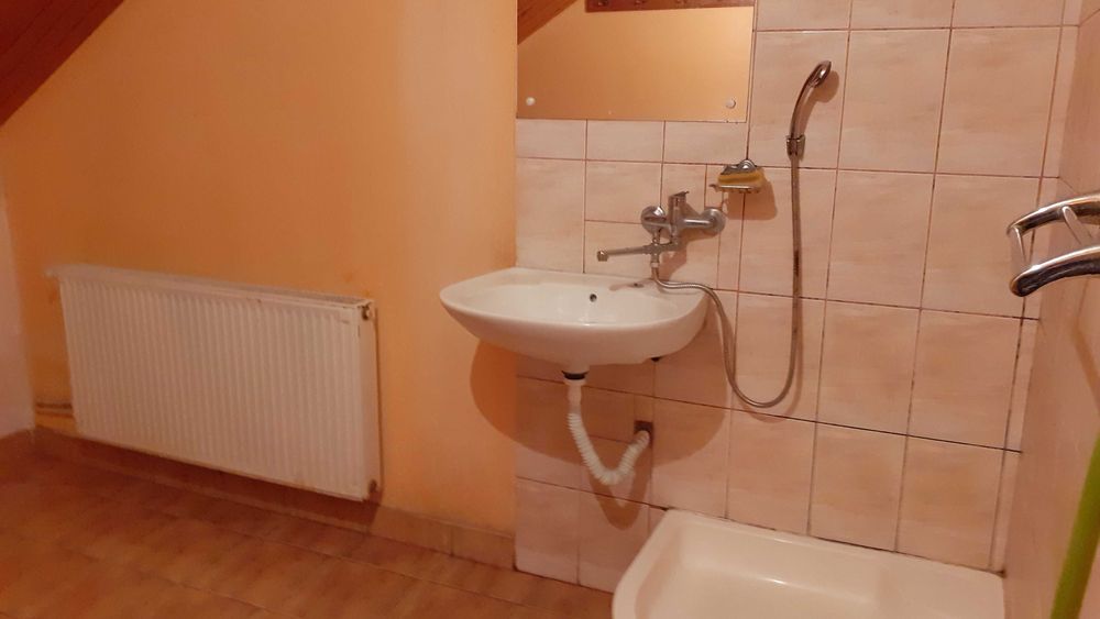 cameră de închiriat