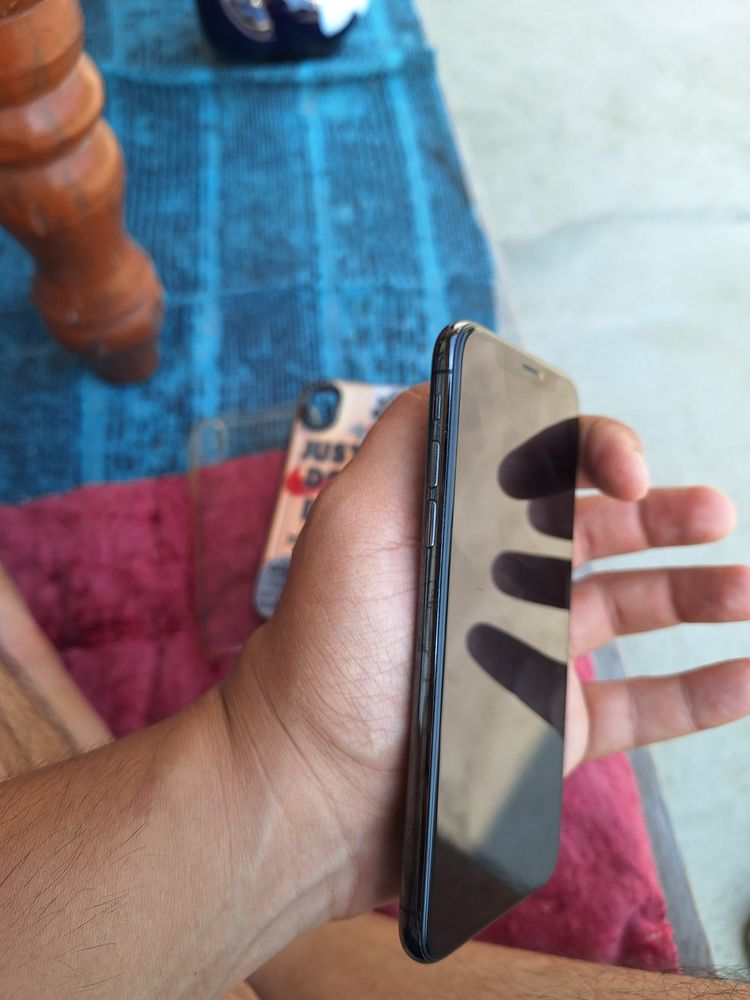 Iphone Xs 64 Gb 74% a'lo holatda