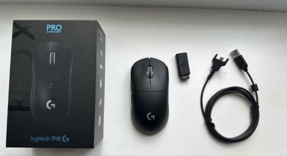 Продаю игровую мышь Logitech G Pro X Superlight, черный цвет.