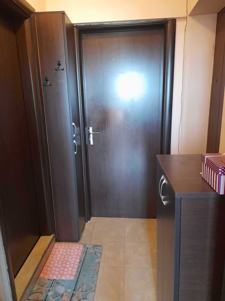 Дава се под наем Двустаен апартамент в Варна, Цветен квартал - 50 кв.м за 408 € - Снимка #13