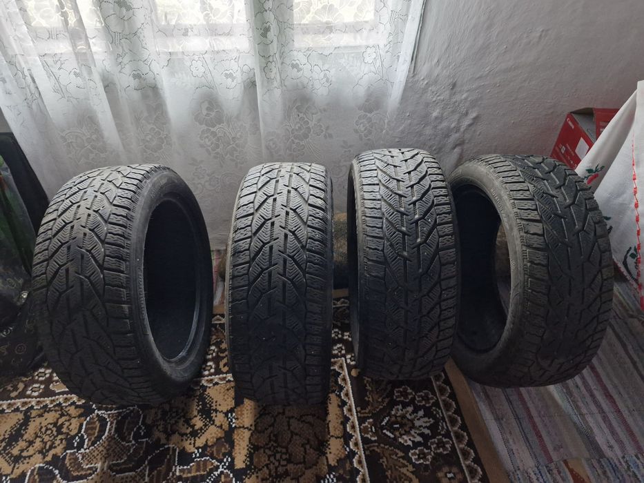 Vand cauciucuri iarna