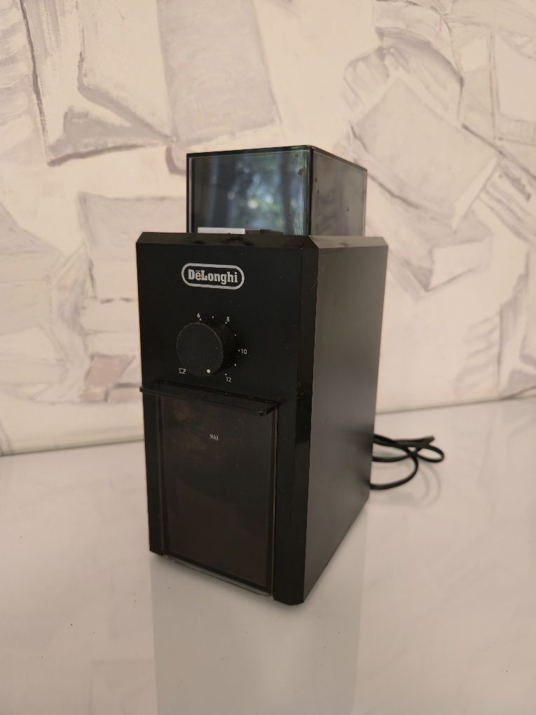 Кофеварка Delonghi