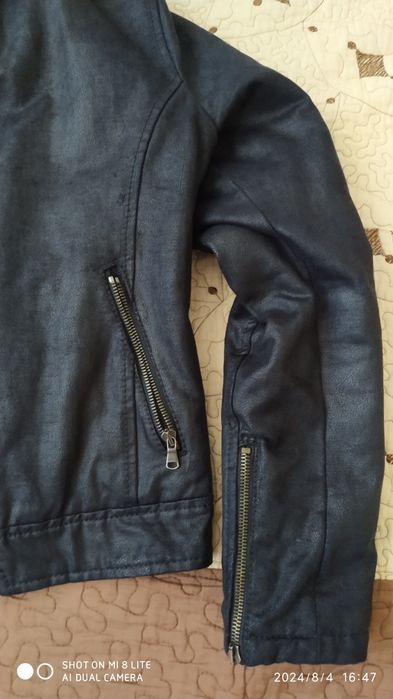 Кожено яке юноша