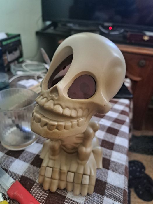 Vând figurina de Halloween si nu numai .