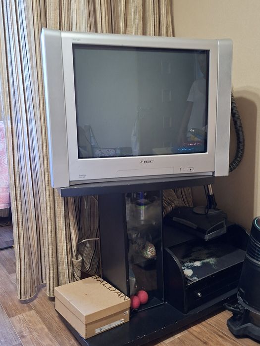 Продам телевизор  Sony Trinitron WEGA