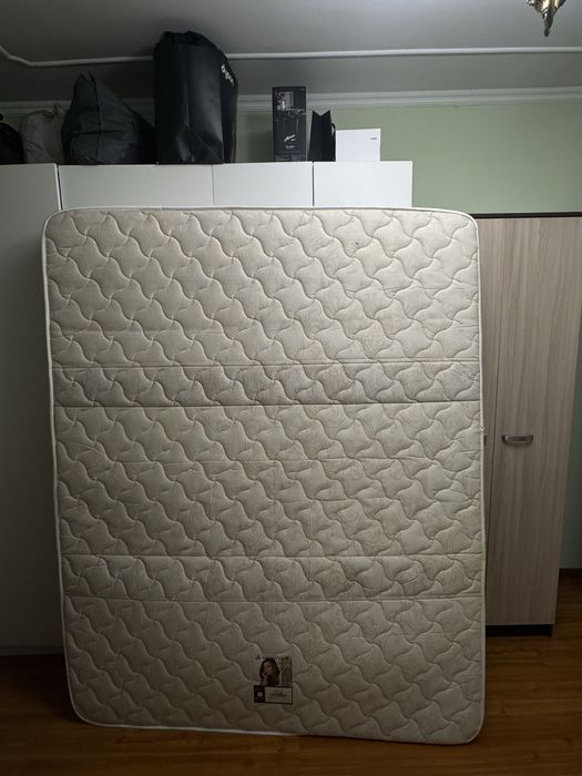 Матрас- отдам даром!