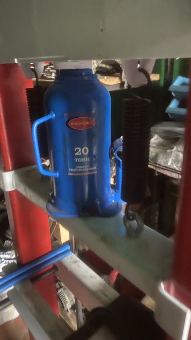 Пресс с домкратом  для сто продам