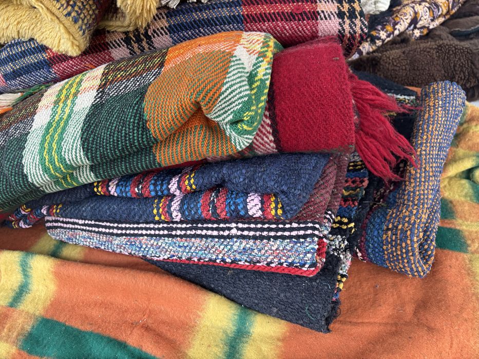 Старинни килими, пътеки, губери и одеала