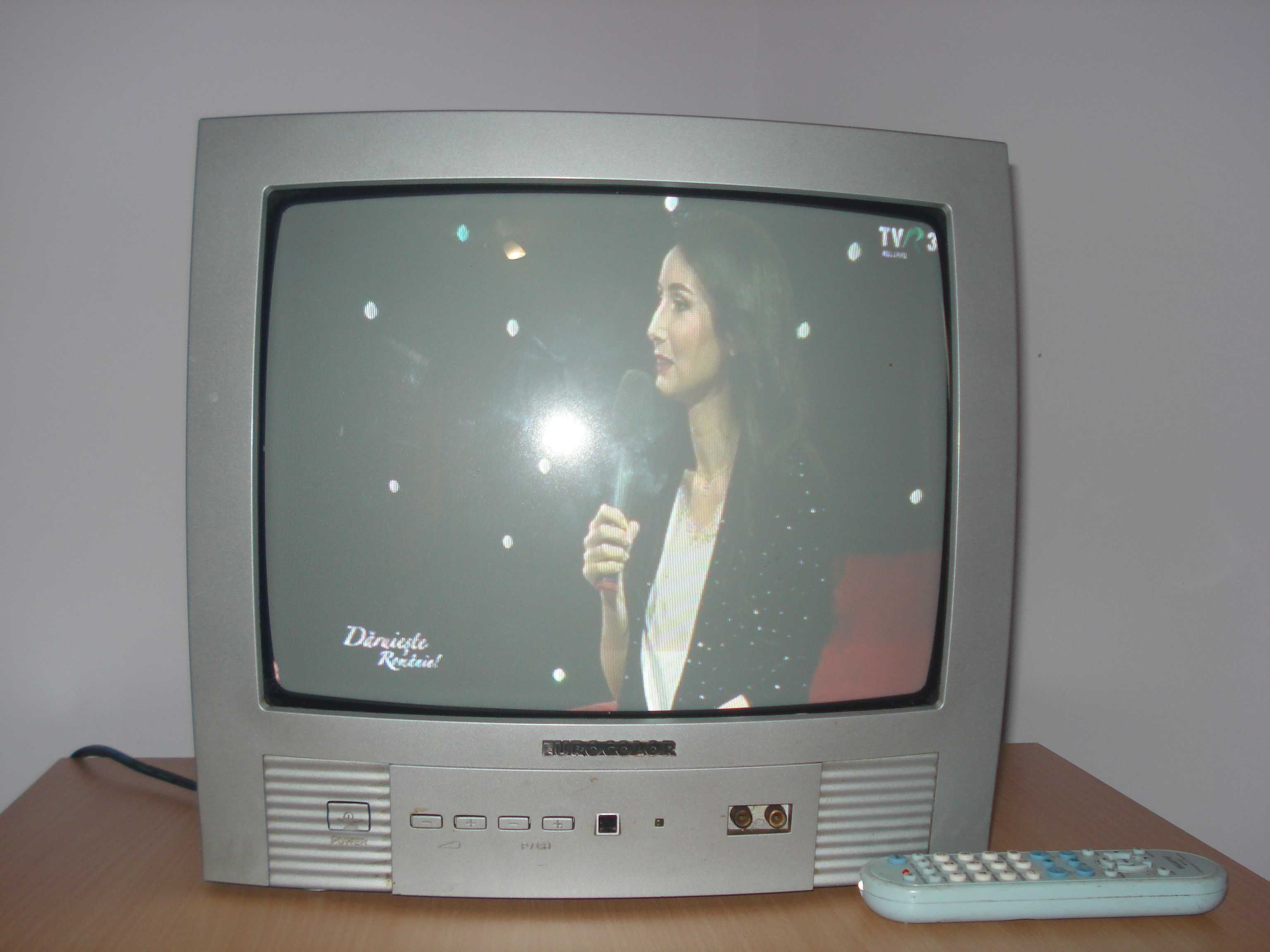 Televizor EUROCOLOR cu telecomanda PERFECTA STARE, 35 cm 100 programe.