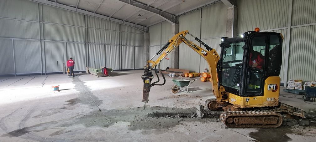 Inchiriere/inchiriez Miniexcavator 3tone/Bobcat/Motoburghiu