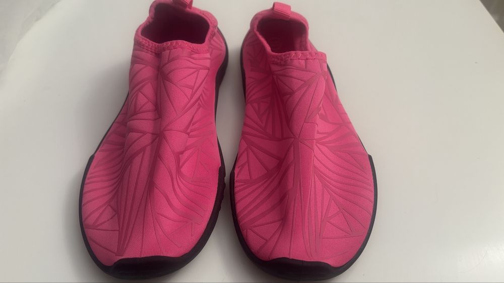 Papuci de apa noi, marime 32-33