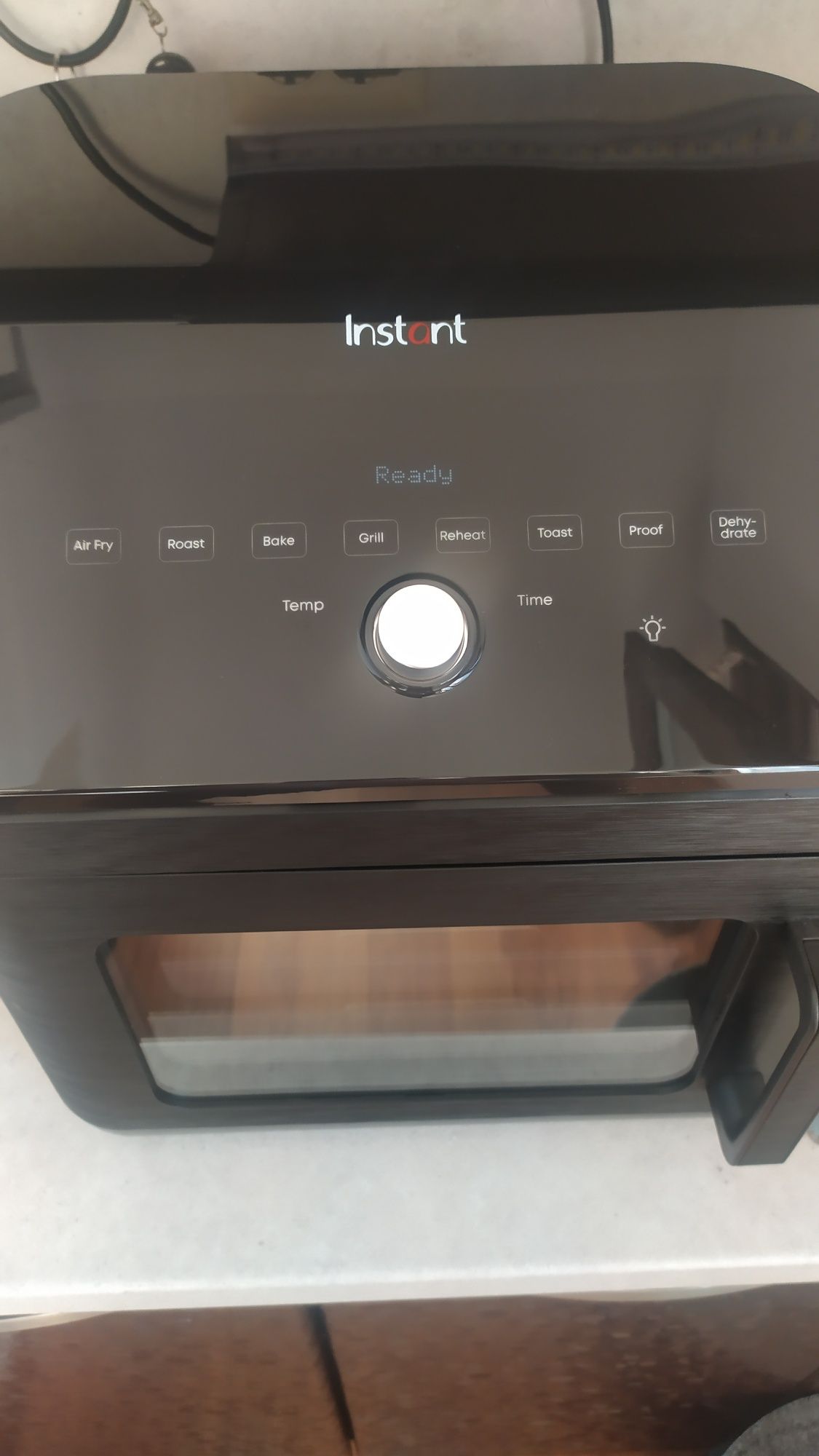 Продавам Instant Vortex Oven