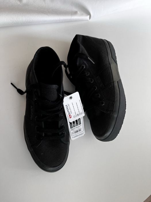 Спортни обувки Superga