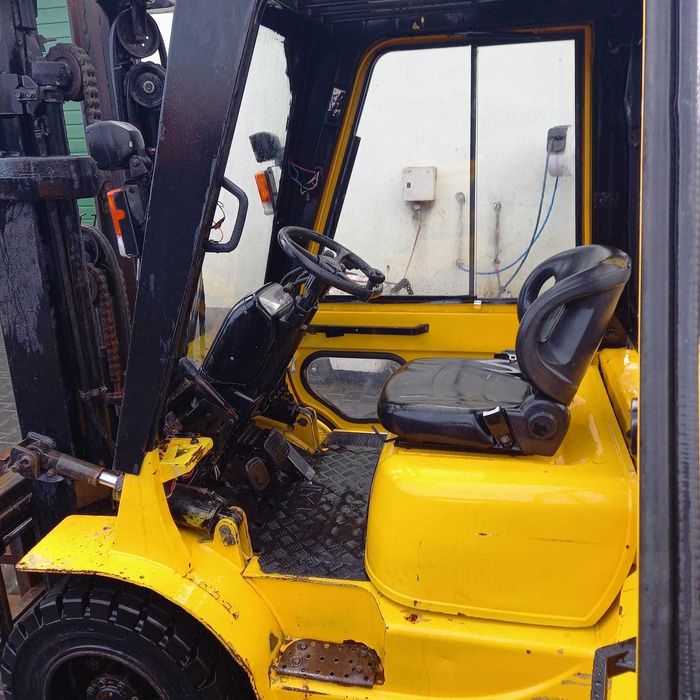 Vand motostivuitor CATERPILLAR  sarcina de ridicare 3500 kg