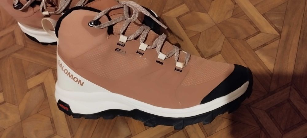 Дамски обувки за преходи и ежедневие Salomon