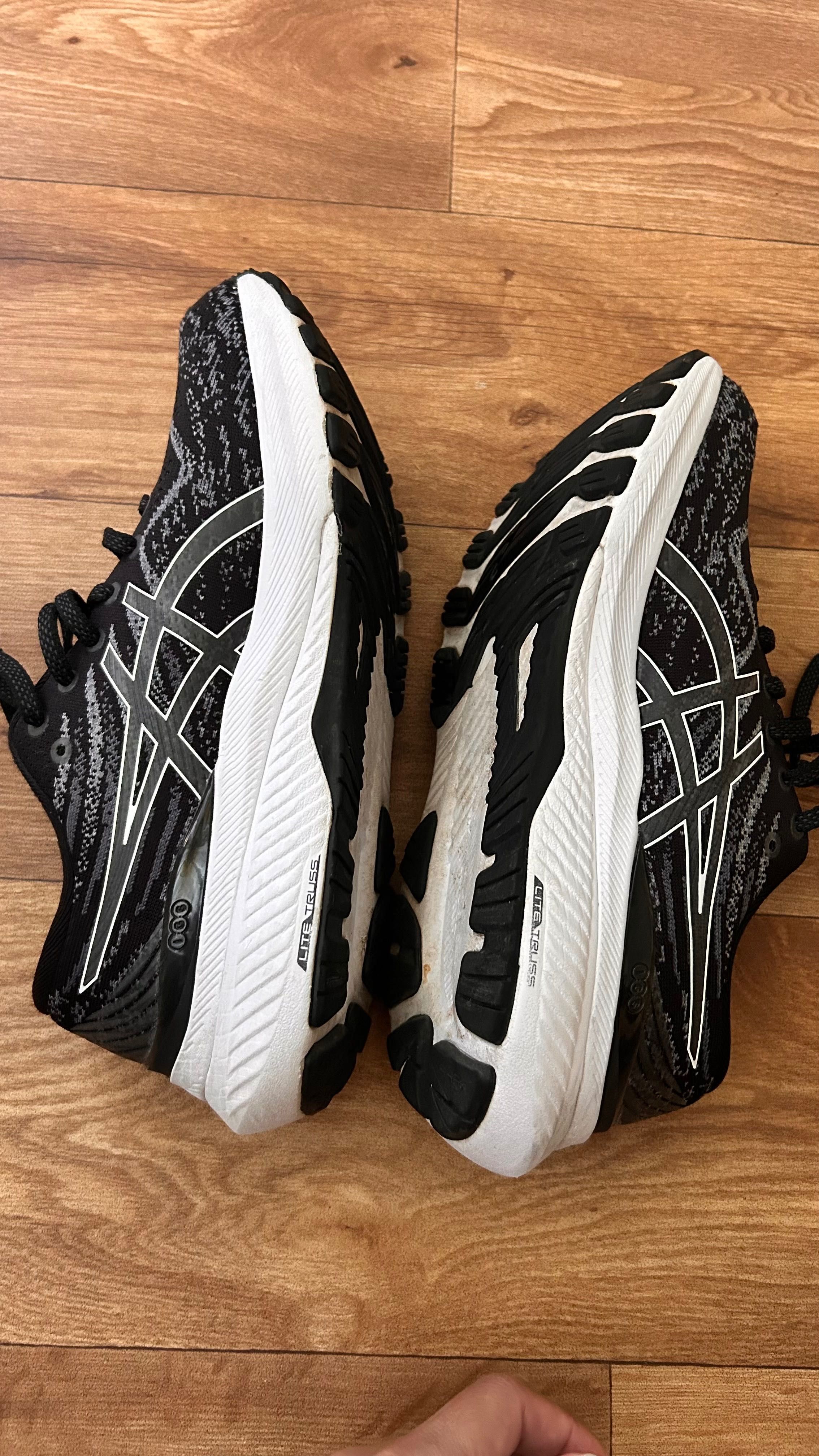 Оригинални маратонки Asics