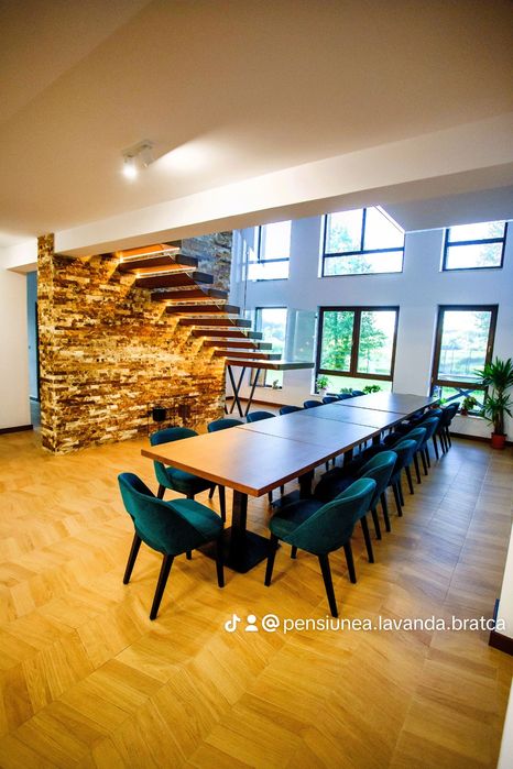 Cabana/ Pensiune cu jacuzzi/ciubar/ loc de joaca de inchiriat