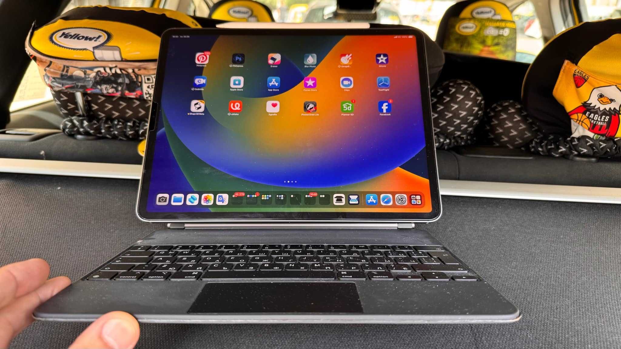 iPad Pro 12.9" (6-то поколение) + Magic Keyboard + Apple Pencil 2