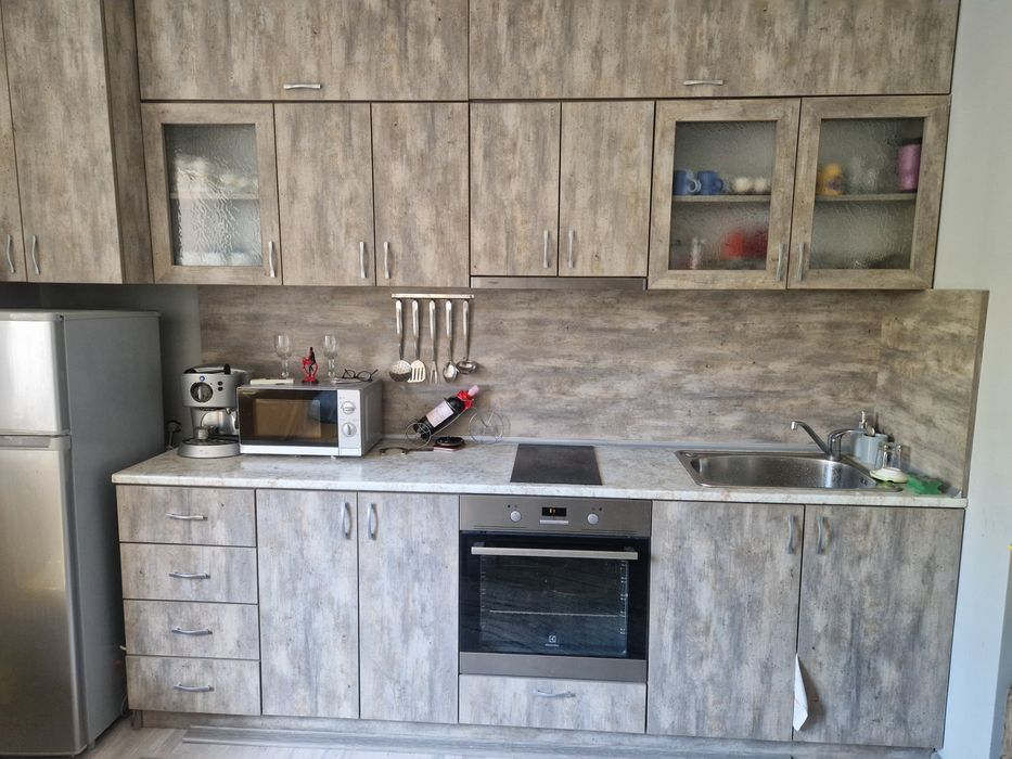 Етаж от къща с гараж