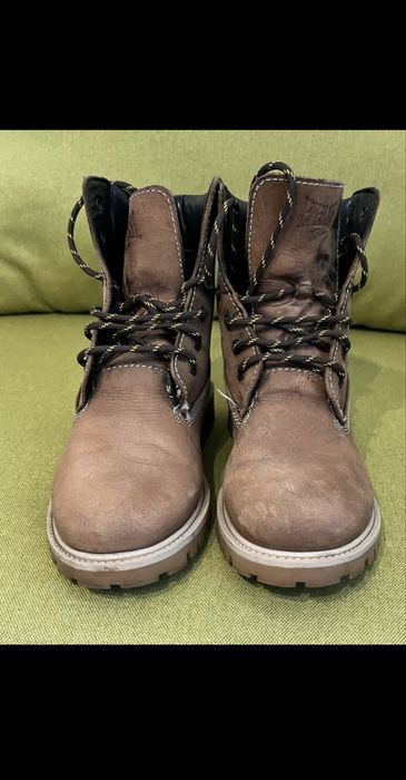 Ghete barbati cu siret