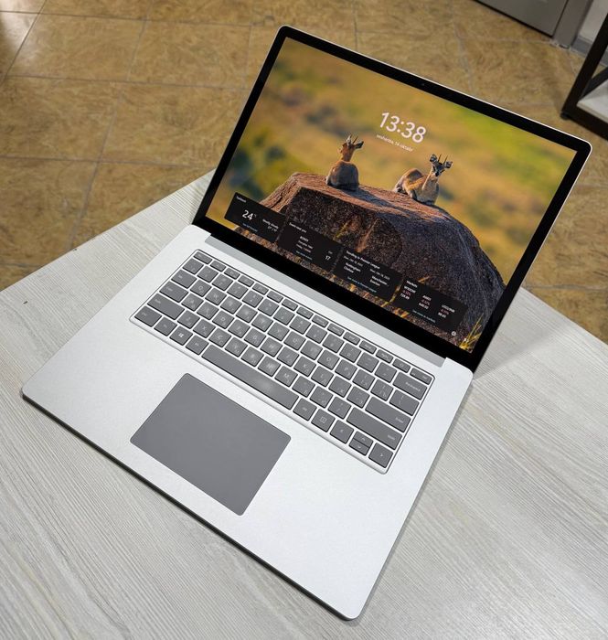 Microsoft surfeys loptop 3 15 duyum 2k sensir ekanli Macbukka raqobat