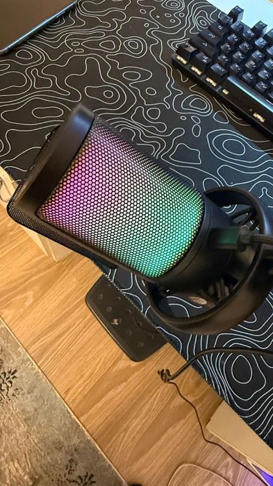 Клавиатура,мышка,наушник,микрофон