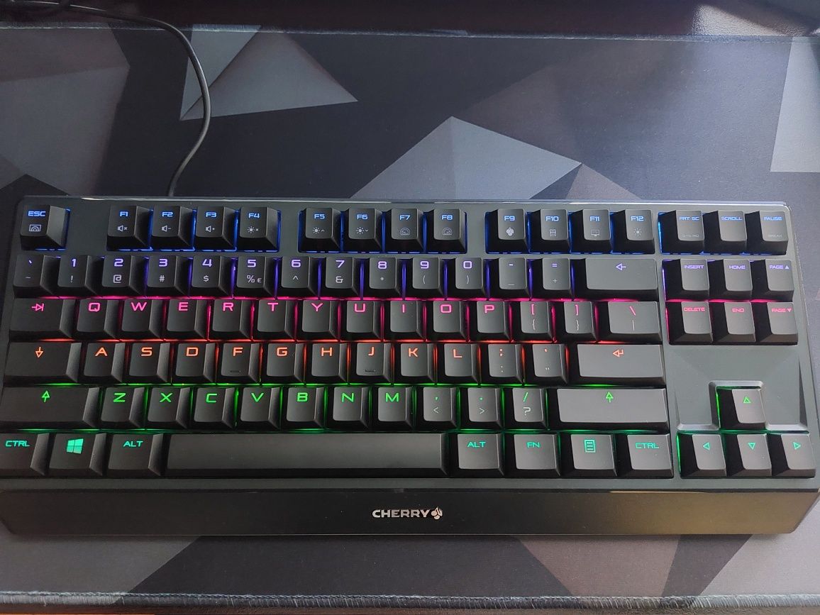 Геймърска клавиатура Cherry mx board 1.0 TKL