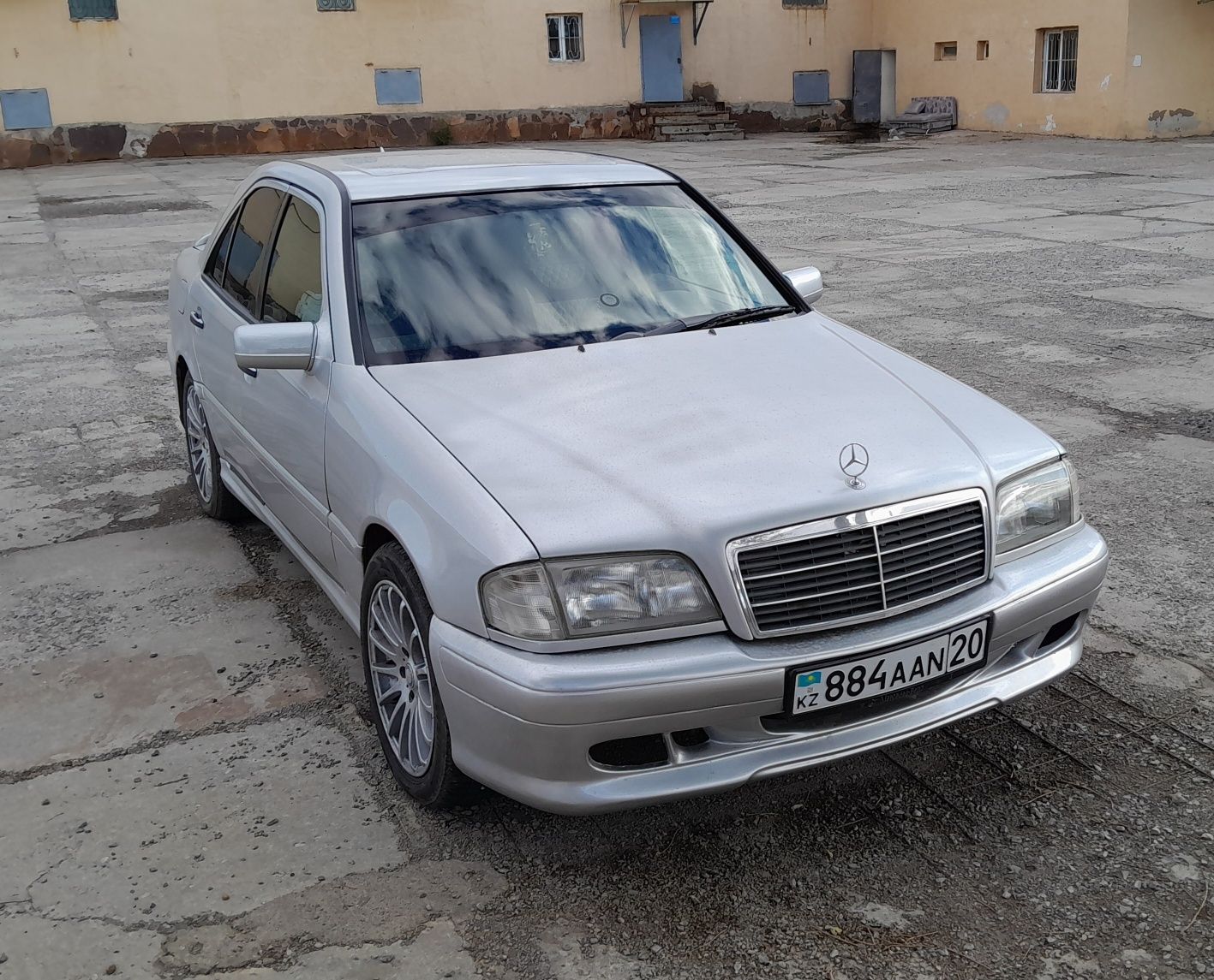 Mersedes-Benz C280