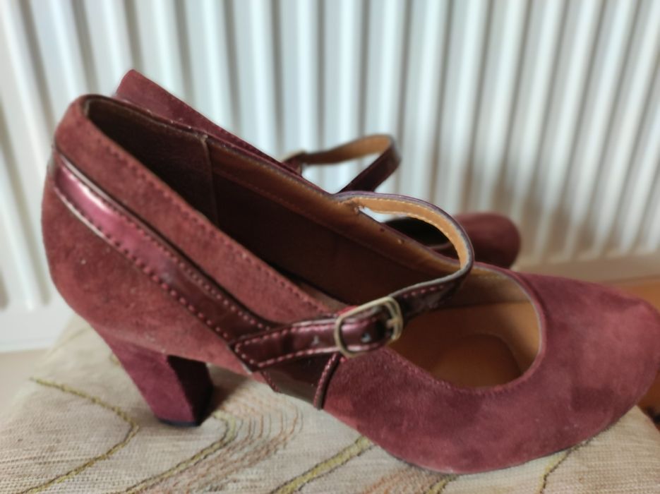 Елегантни обувки Euro Soft бордо. Размер 38