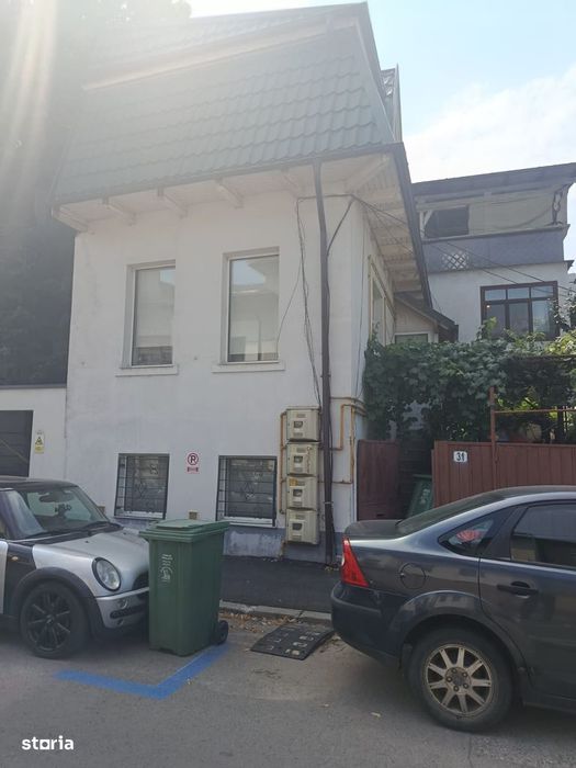 Casă compusă din demisol+parter Suprafață: 64 mp loc parcare in curte